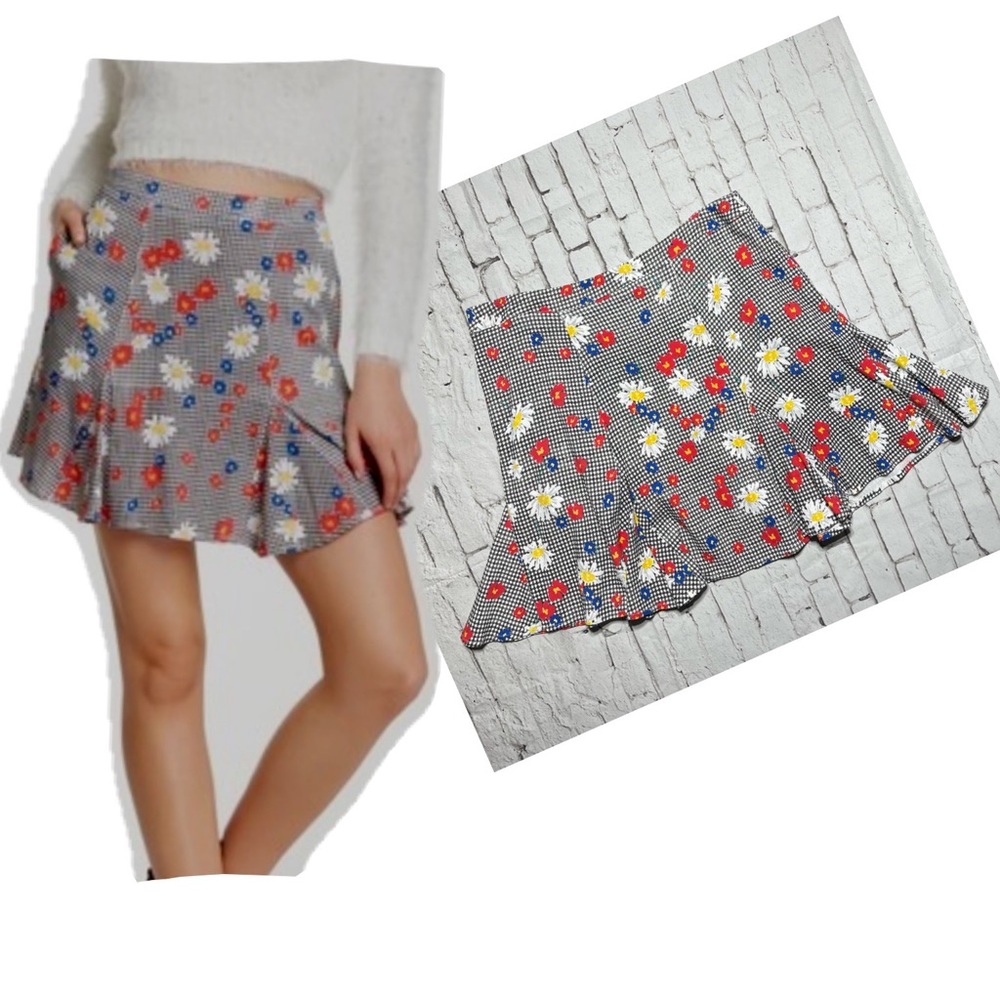 MinkPink Gingham Daisy Skirt Size M